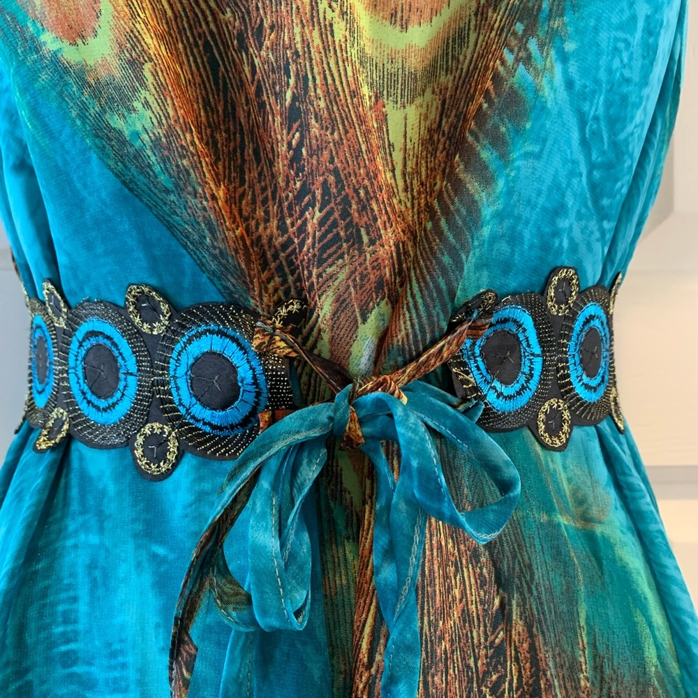 Peacock Maxidress with belt, size medium - Picture 4 of 9